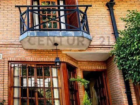 CASA CON JARDIN , PILETA Y QUINCHO EN LOMA HERMOSA, GENERAL SAN MARTIN.