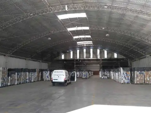 VENTA GALPON ,EN AREA PROCUCTIVA LA PLATA - AV 520 Y 200