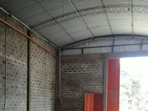 galpón sobre av. Lavalle