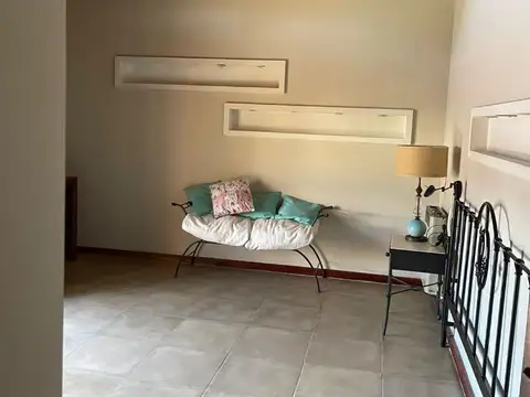 Casa 5 ambientes con 4 baños