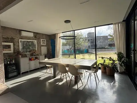 Casa en Alquiler en Altos del Golf | Gran Terreno | Piscina | 3 Dormitorios | Barrio Cerrado