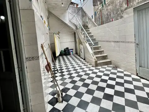 VENTA PH 4 AMBIENTES A REFACCIONAR MATADEROS