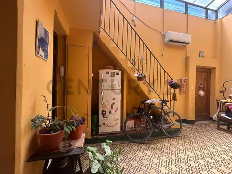 VENTA PH 4 AMBIENTES CON TERRAZA EN FLORES