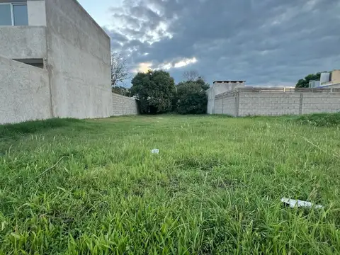 Terreno en Venta en Villa Esquiu, USD 22.000