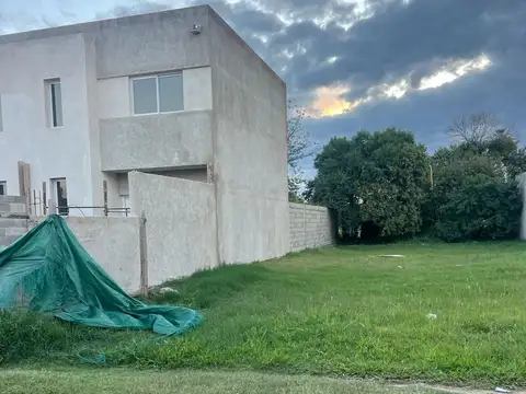 Terreno en Venta en Villa Esquiu, USD 25.000