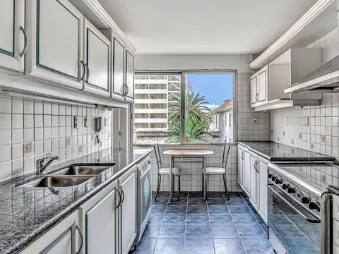 Departamento 5 ambientes con 3 baños