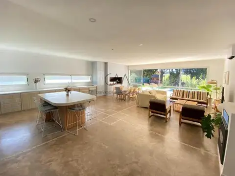 Casa en Venta en Plaza Mitre, USD 250.000