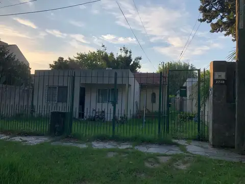 505 e/ camino belgrano y 23 2700