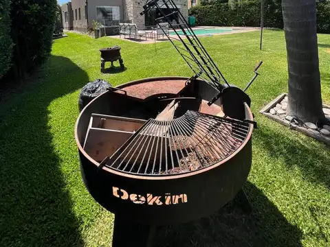 Casa 7 ambientes con 5 baños