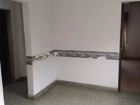 Casa 3 ambientes con 1 baño