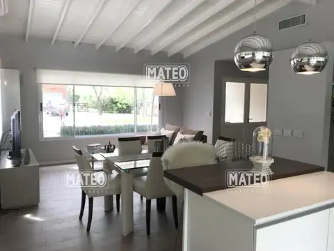 Casa en Venta en Campos De Alvarez, USD 320.000
