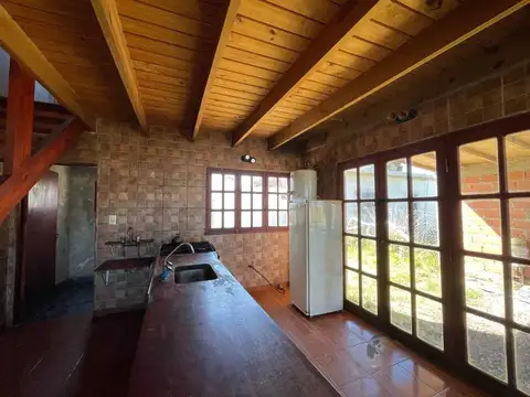 Casa 2 ambientes con 1 baño