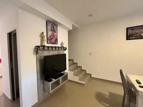 Depto Tipo Casa en Venta con 1 cocheras