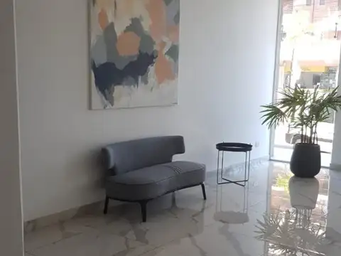 Monambiente muy luminoso a estrenar con balcón y cochera fija