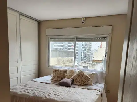 Venta Dpto. 3 amb. en 8vo piso, amplio balcón Vista Abierta