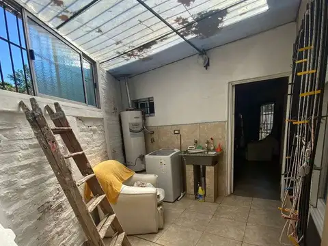 CASA QUINTA EN FRANCISCO ALVAREZ 4 AMBIENTES COCHERA SEMI CUBIERTA PISCINA QUINCHO