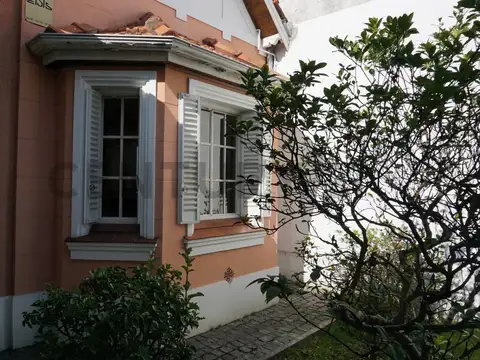 VENTA CASA 7 AMBIENTES CON PILETA Y PARRILLA