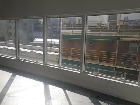 Oficina en alquiler Riobamba y Corrientes