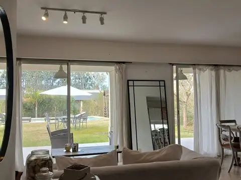 Casa en Venta en Pilar del Este - Santa Guadalupe, USD 195.000