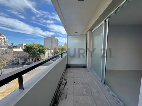 Pujol 1000, Piso 3