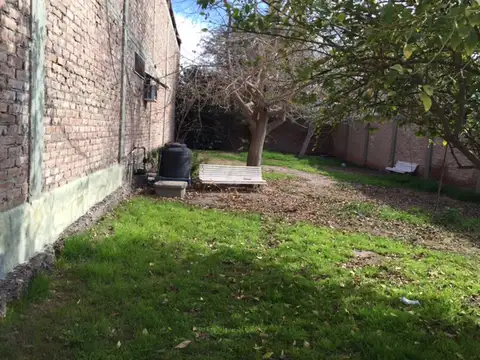 Galpon en Venta 25  mts Fondo