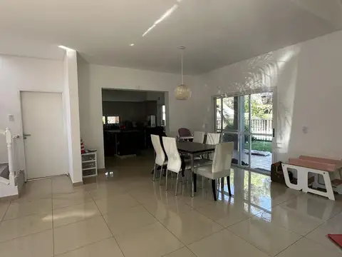 Casa en Venta al Este
