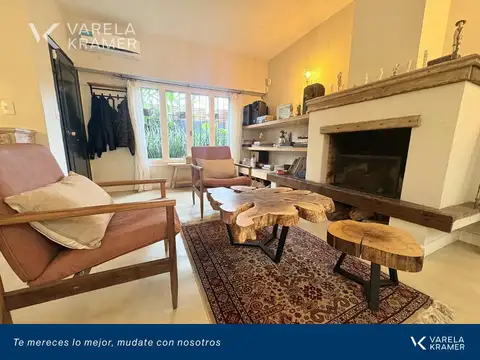 Casa 8 ambientes con 4 baños