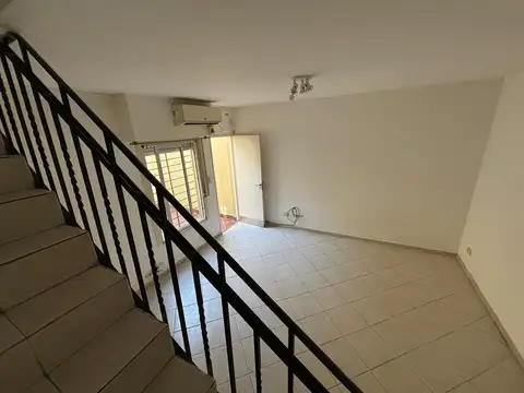 Depto Tipo Casa en Venta de 2 ambientes