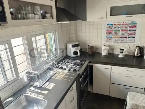 Depto Tipo Casa en Venta en Villa del Parque, USD 240.000