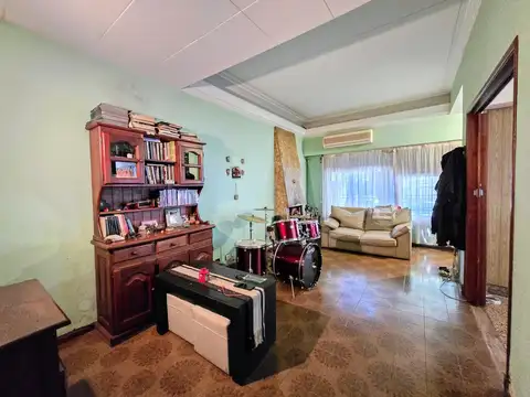 Casa 5 ambientes con 2 baños
