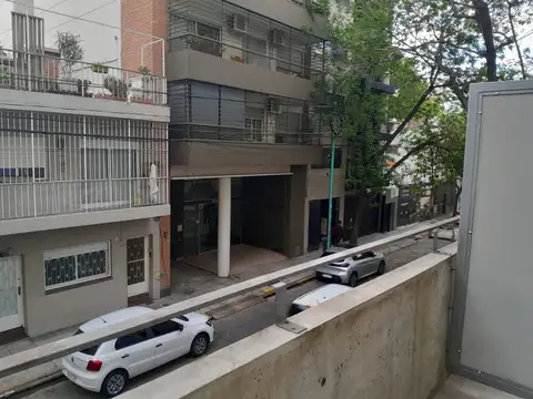 Cómodo dpto. a mts Av. Cabildo y Metrobus. Muy luminoso.