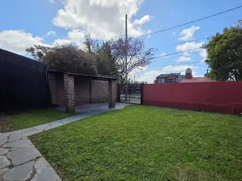 Casa en Venta con 2 cocheras