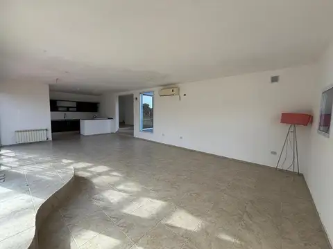 Casa en Venta con 5 cocheras