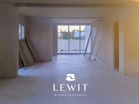 Casa 7 ambientes con 4 baños