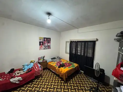 Casa 8 ambientes con 3 baños