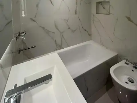 VENTA DE TRES AMB EN PALERMO PISO 8 FRENTE SUPER LUMINOSO!