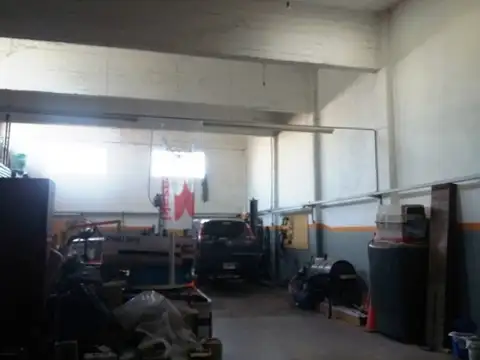 Galpon en Venta 24,70  mts Fondo