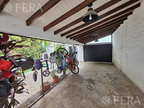 Casa 3 ambientes con 2 baños