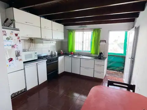 Casa 7 ambientes con 4 baños
