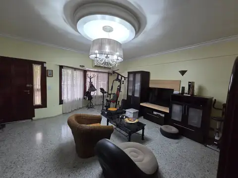 Estanislao Zeballos 200