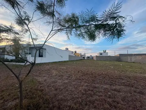 VENTA TERRENO 260 M2. B° VALLE CERCANO
