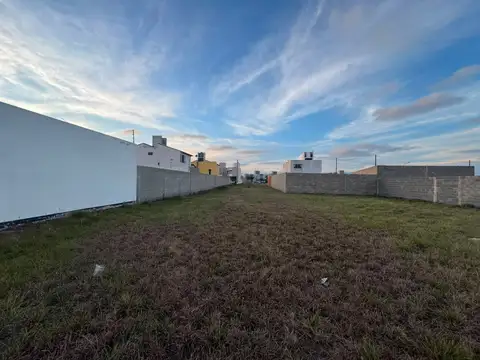 VENTA TERRENO 260 M2. B° VALLE CERCANO