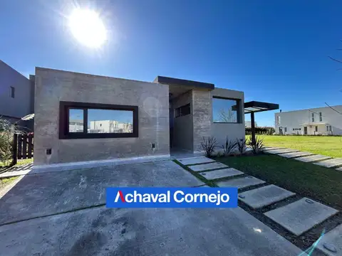 Venta casa en Araucarias, Puertos (3 dormitorios, dependencia, pileta) acepta financiación o permuta