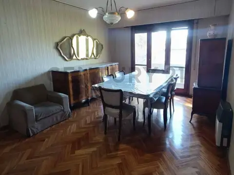 Departamento de 2 Dormitorios –  Balcón al frente - Luis Agote