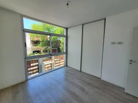 Depto Tipo Casa en Venta con 1 cocheras