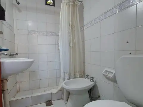 Casa en venta - 2 Dormitorios 1 Baño - Villa Gesell