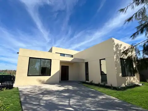 Casa en Alquiler 4 ambientes a Estrenar