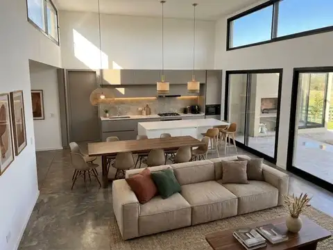 Casa en Alquiler en El Naudir, USD 1.400