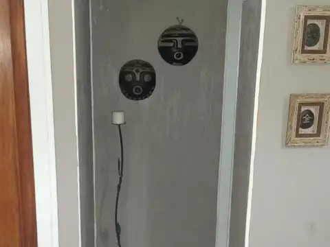 Casa 7 ambientes con 2 baños