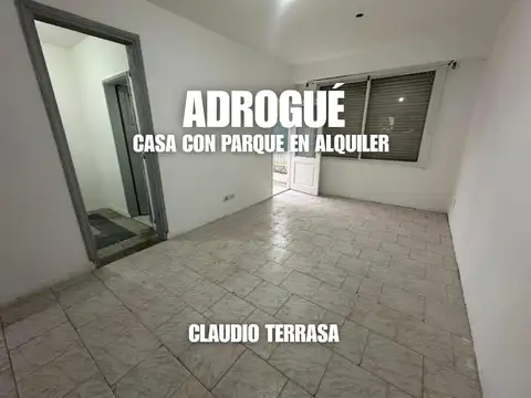 Casa en alquiler de cuatro ambientes en Adrogue